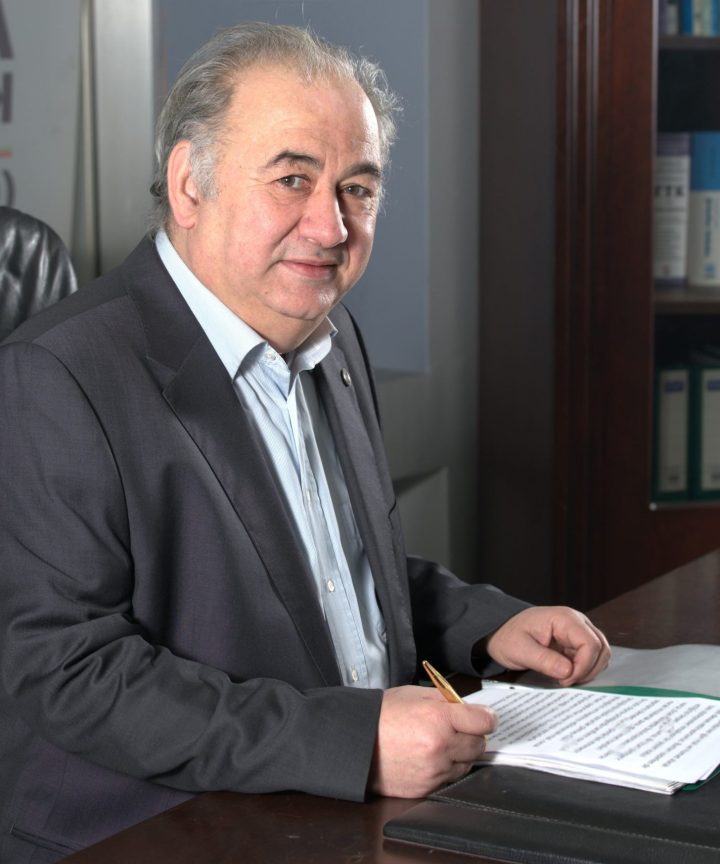 Avukat Kenan Uysal scaled 1